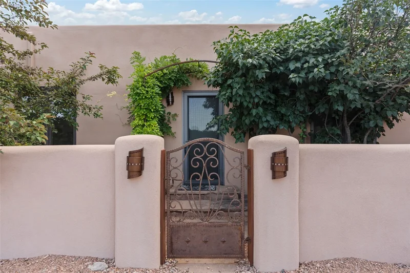 4 Sierra Verde , Santa Fe, NM 87507, Santa Fe, New Mexico, United States. - Photo 75