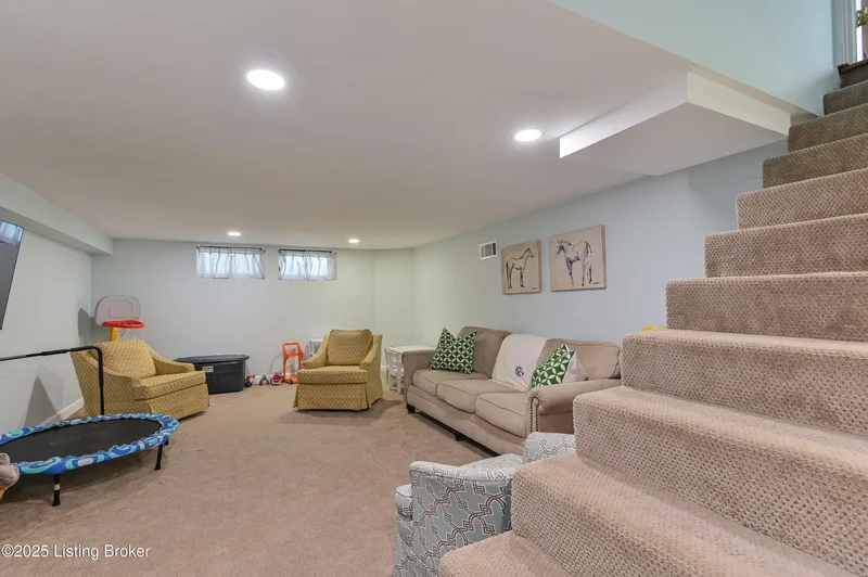 52 Harwood Rd, Louisville, KY 40222, Glenview, Kentucky, United States. - Photo 25