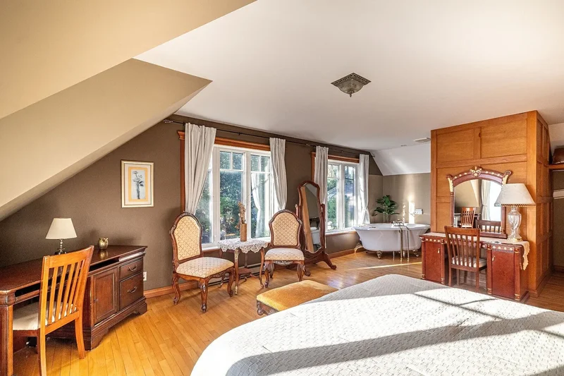230 Rue Richelieu, La Malbaie, QC G5A2W7, La Malbaie, Quebec, Canada. - Photo 31