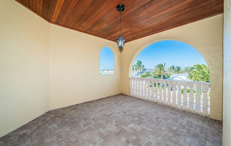 7986 9th Ave S, St Petersburg, FL 33707, St. Petersburg, Florida, United States. - Photo 10