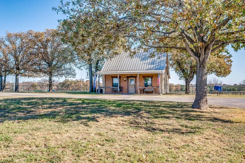 24860 N US Highway 281, Stephenville, TX 76401, Stephenville, Texas, United States. - Photo 6