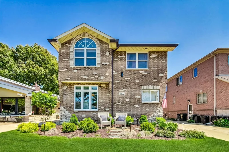 1807 N 79th Avenue, Elmwood Park, Illinois, United States. - Photo 2