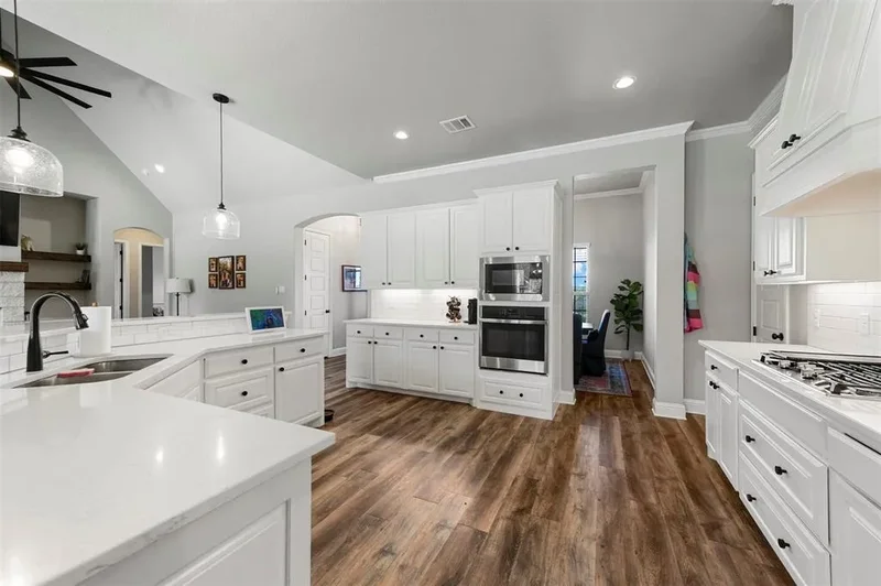 1012 Alicia Court, Weatherford, Texas, United States. - Photo 15