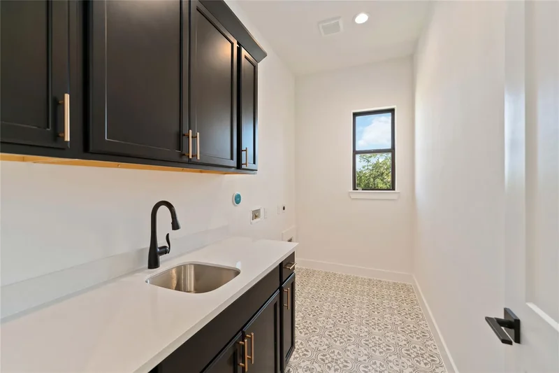 1458 Oak Tree Drive, Houston, Texas, United States. - Photo 8