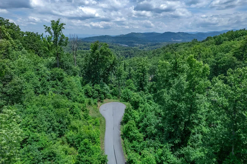 62 Destination Drive, Asheville, NC 28806, Asheville, North Carolina, United States. - Photo 13