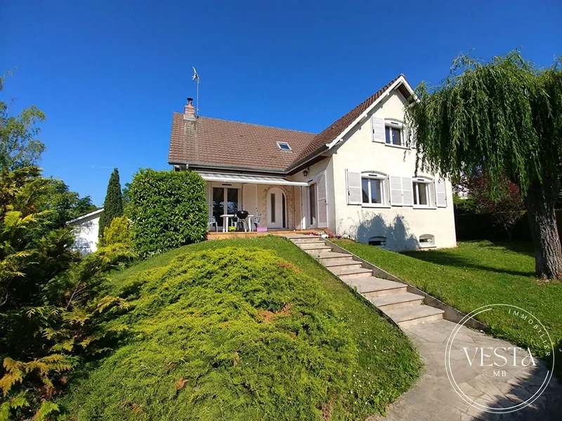 FONTAINE-LES-DIJON Maison 7 pièces 170 m²
