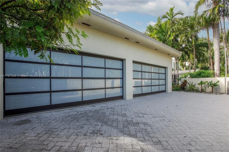 250 W San Marino Dr, Miami Beach, Florida, United States. - Photo 12