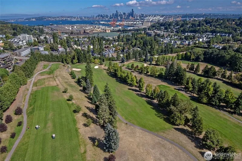 3221 SW Avalon Way 207, Seattle, Washington, United States. - Photo 33