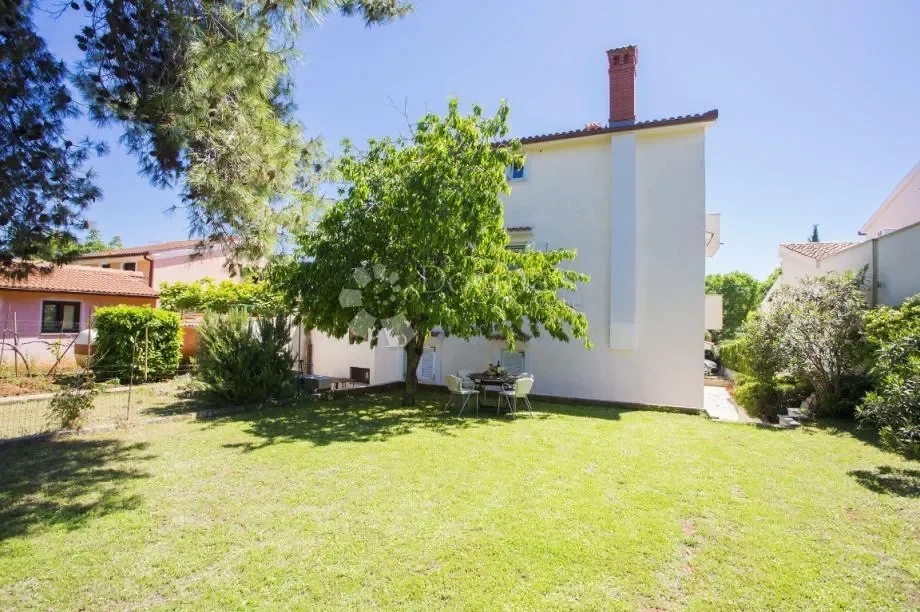 Exterior photo 2