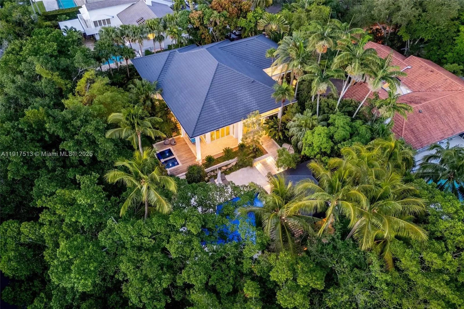 7150 W Lago Dr, Miami, Florida, United States. - Photo 69
