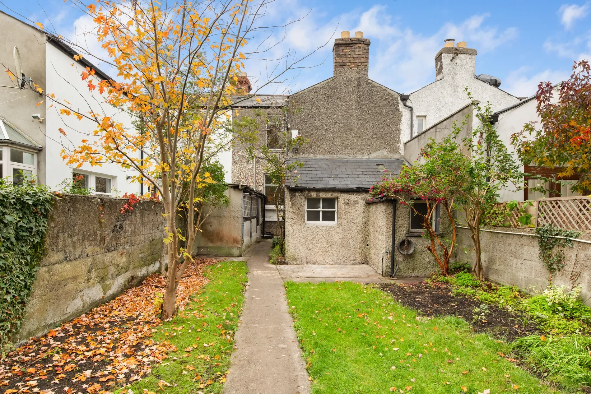 Exterior photo 4