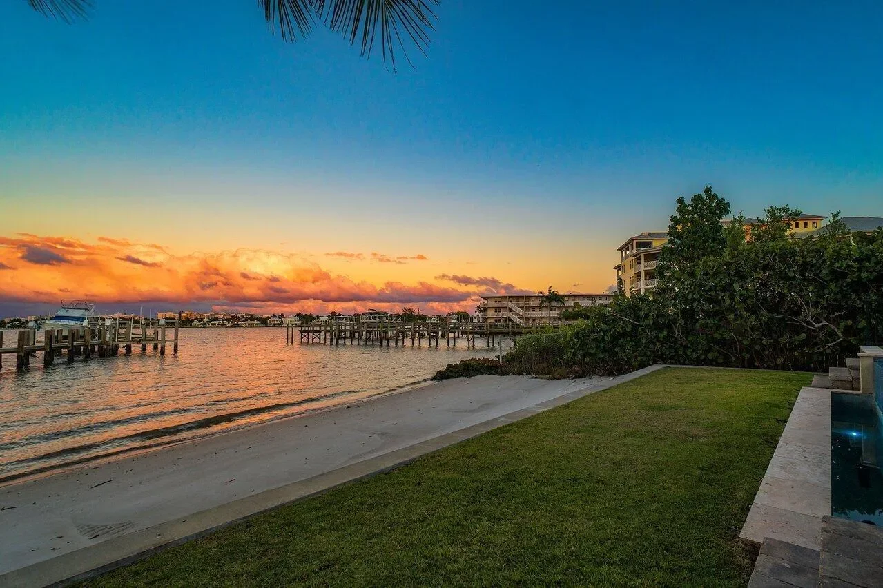 200 N Lake Drive, Lantana, Florida, United States. - Photo 33