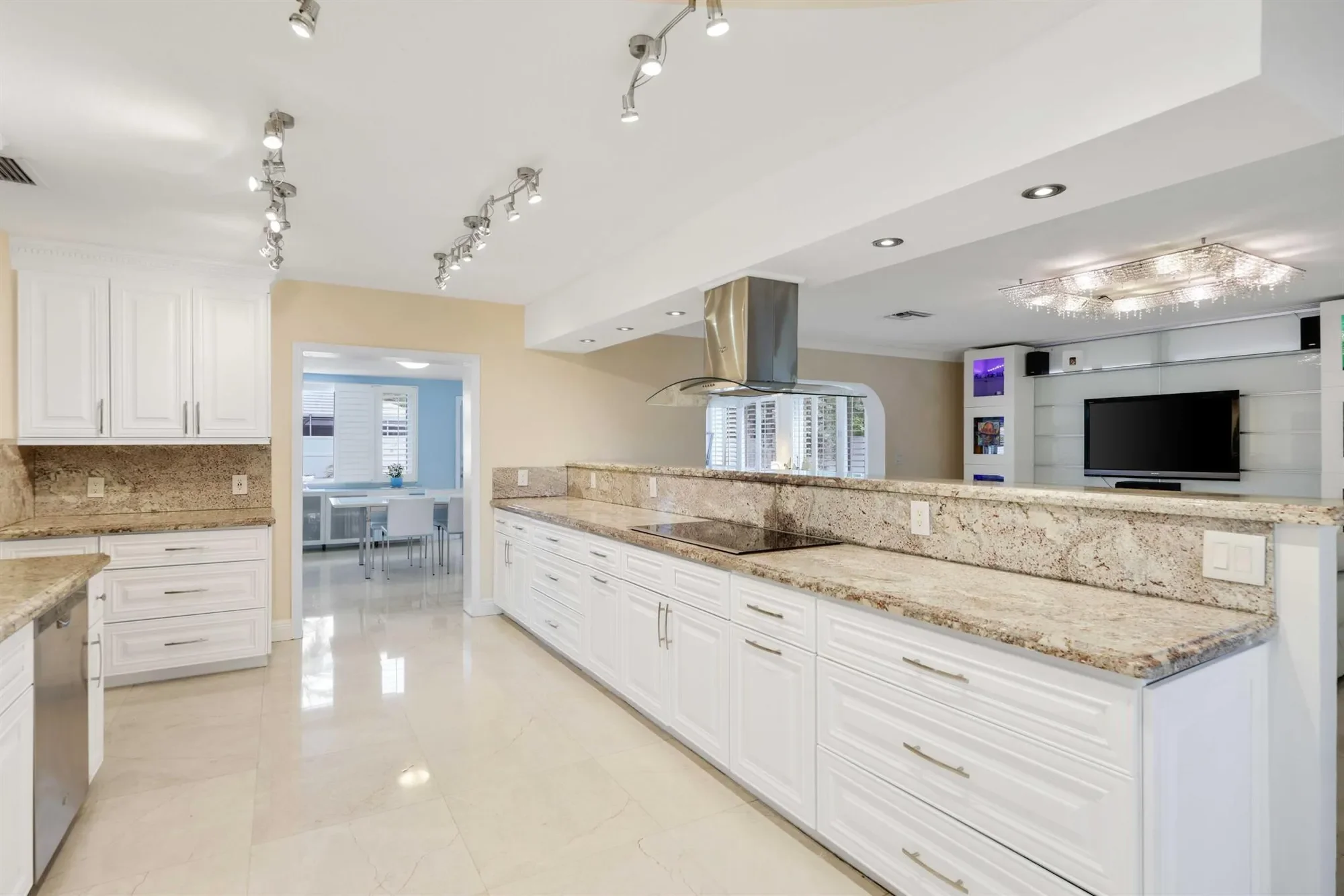4220 NE 26th Terrace, Lighthouse Point, Florida, United States. - Photo 2