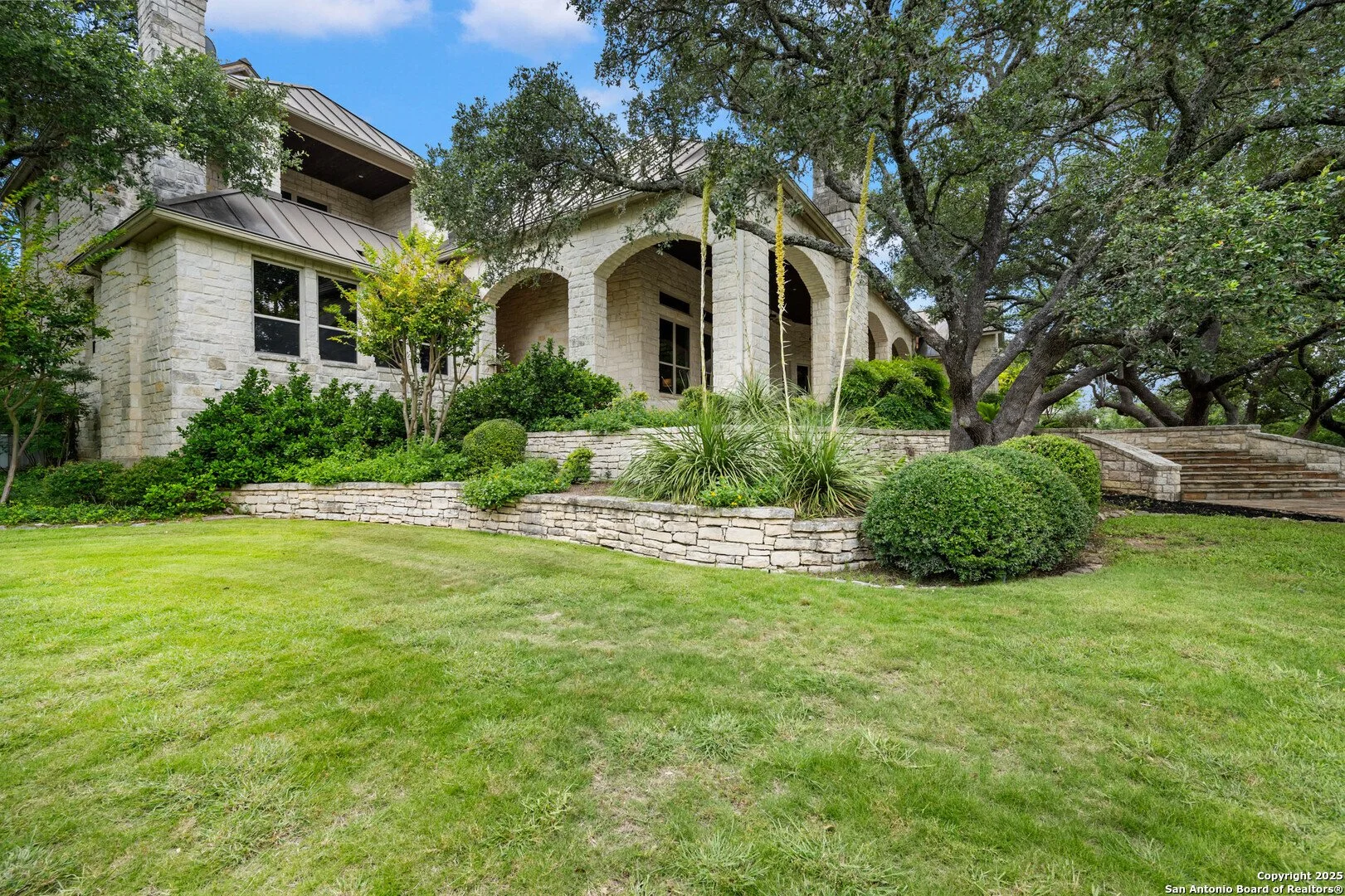Exterior photo 12