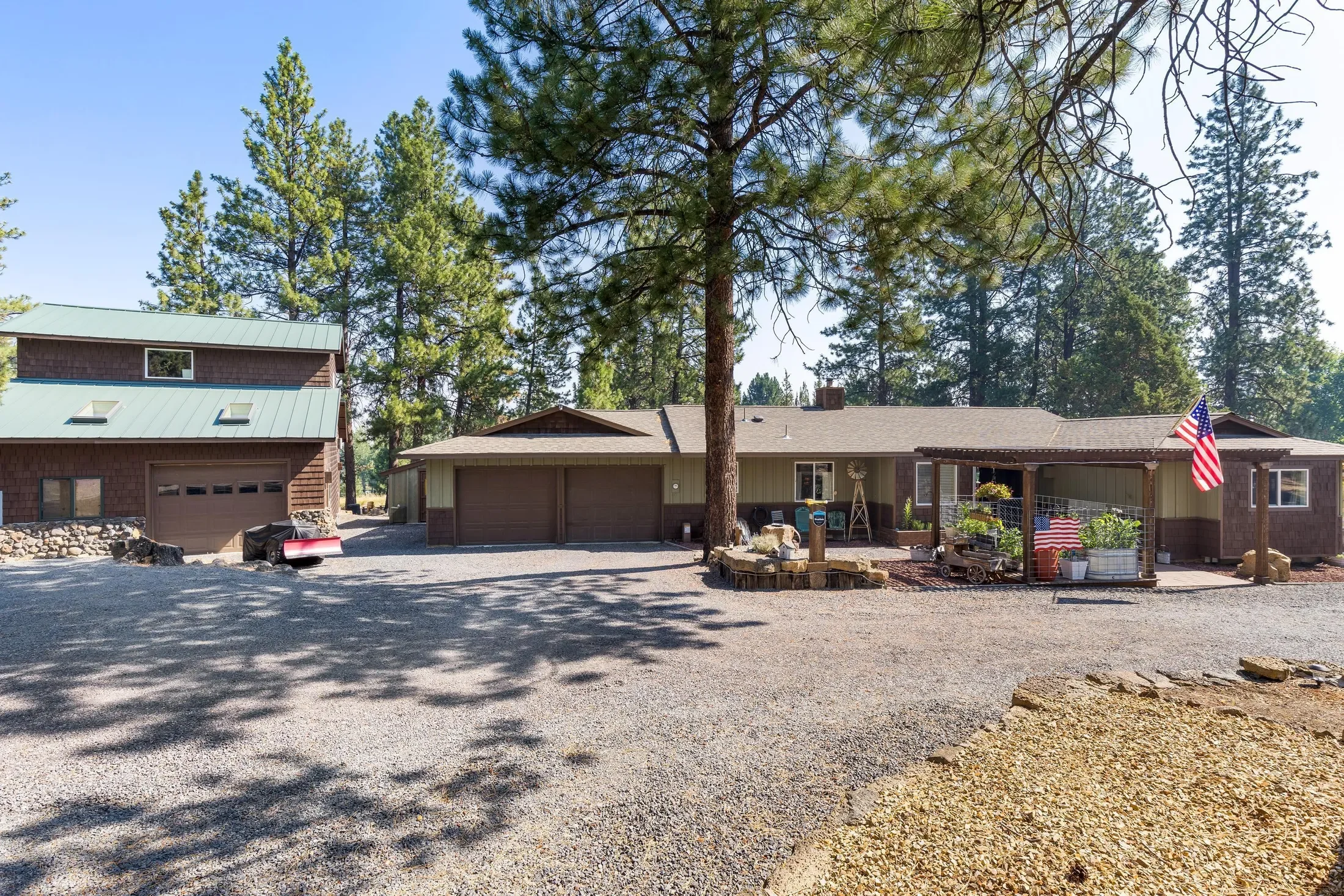 20518 Pine Vista Drive, Bend, Oregon, United States. - Photo 2