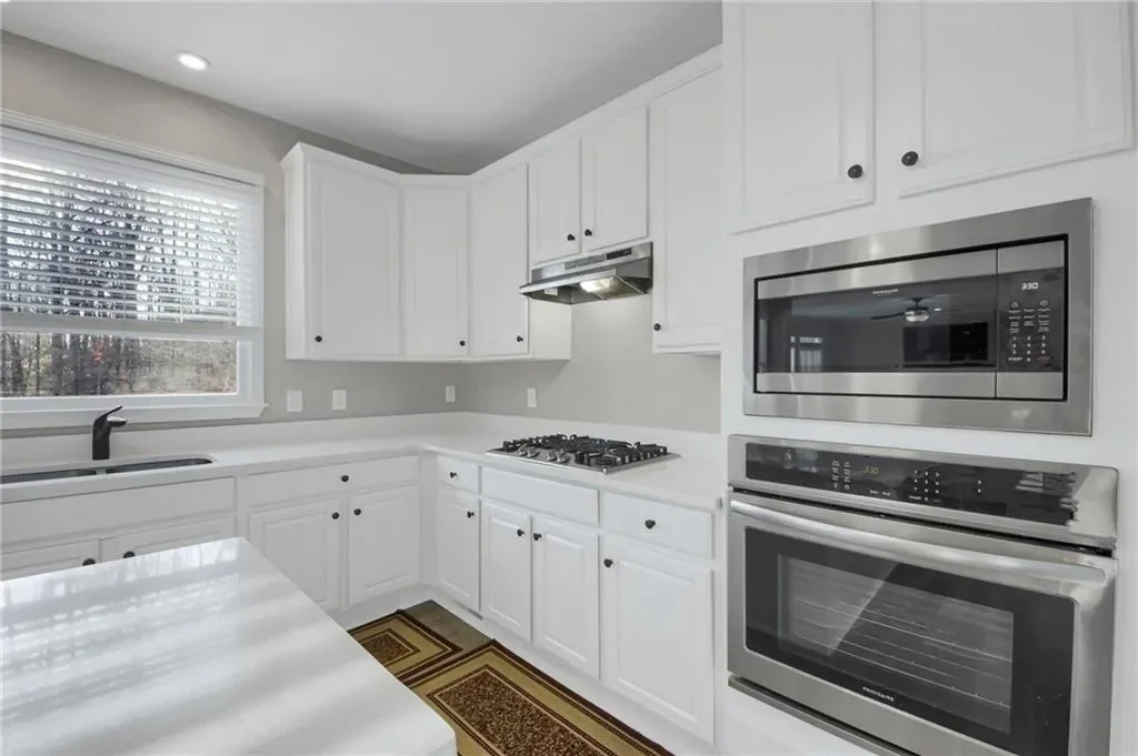 Single Family Residence in Suwanee