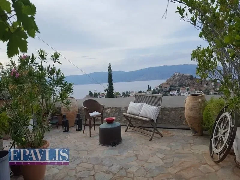 (For Sale) Residential Detached house || Piraias/Hydra - 220 Sq.m, 3 Bedrooms, 1.750.000€