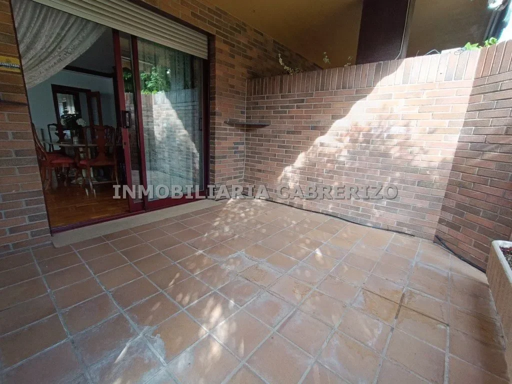 Exterior photo 5