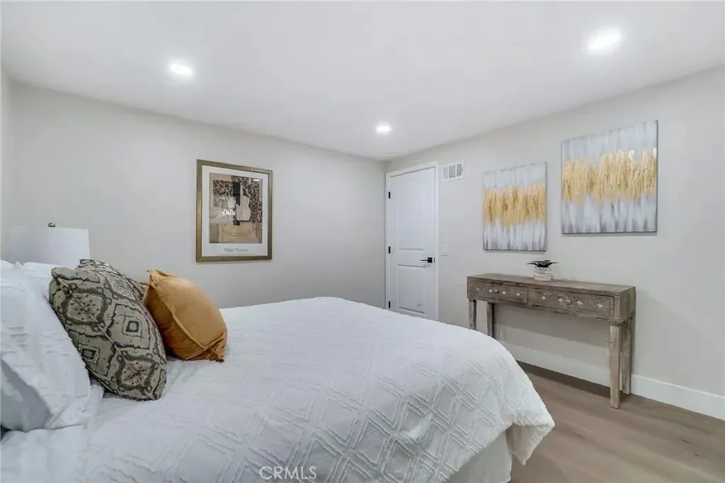 1381 Penrith, Tustin, California, United States. - Photo 15