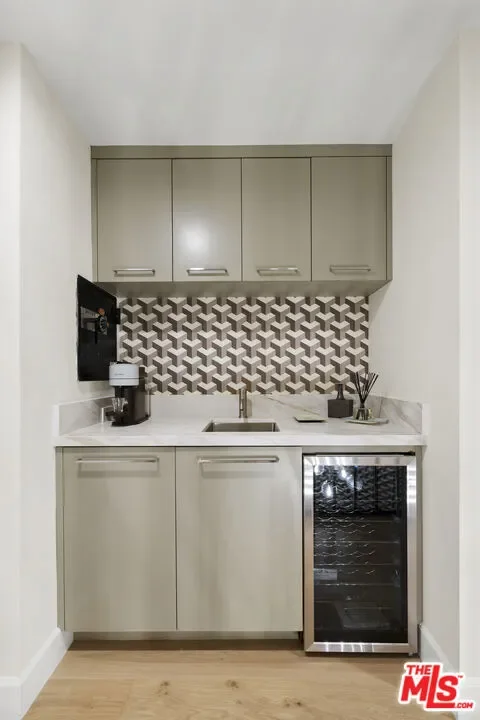 211 S Spalding Drive 109S, Beverly Hills, California, United States. - Photo 14