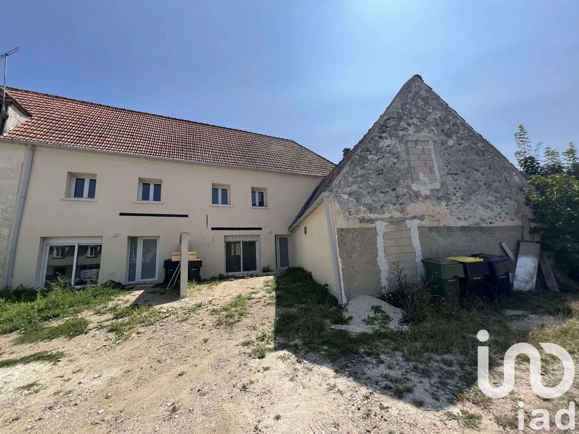 Exterior photo 7
