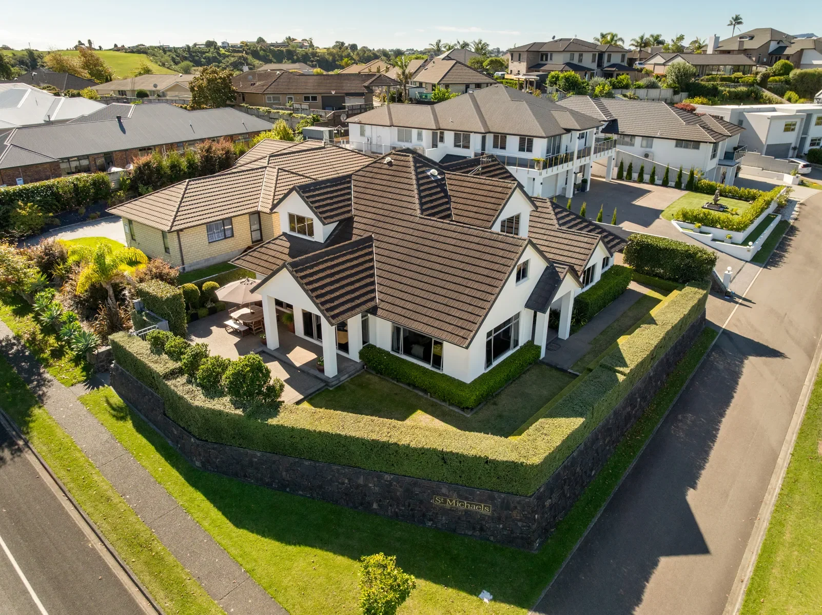 Exterior photo 4