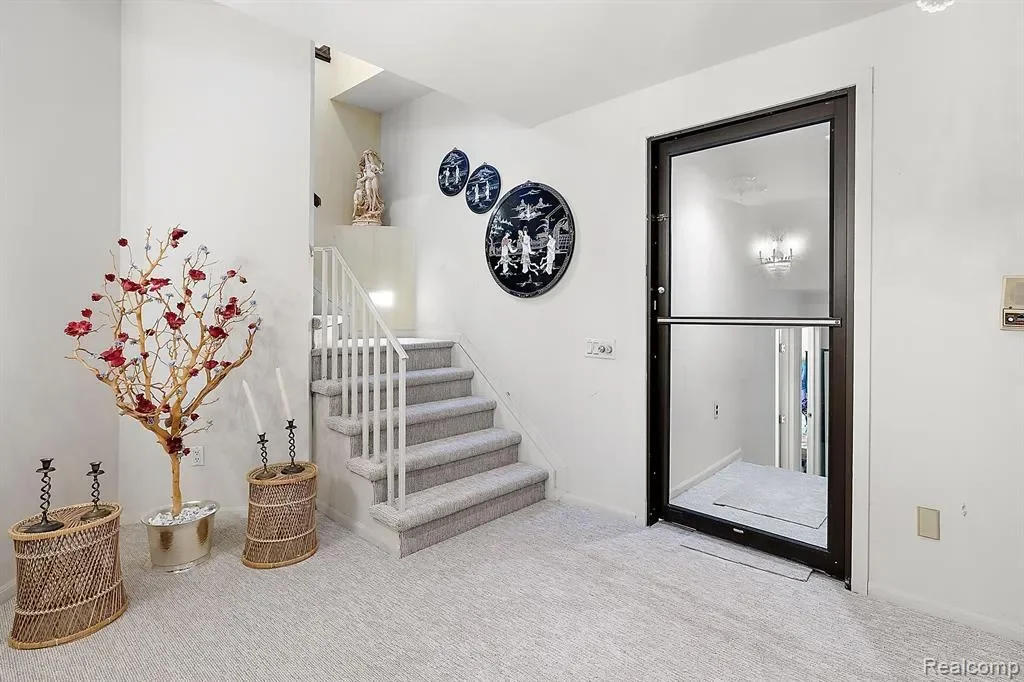 4670 COVE Road, West Bloomfield Twp, MI 48323, Orchard Lake Village, Michigan, United States. - Photo 26