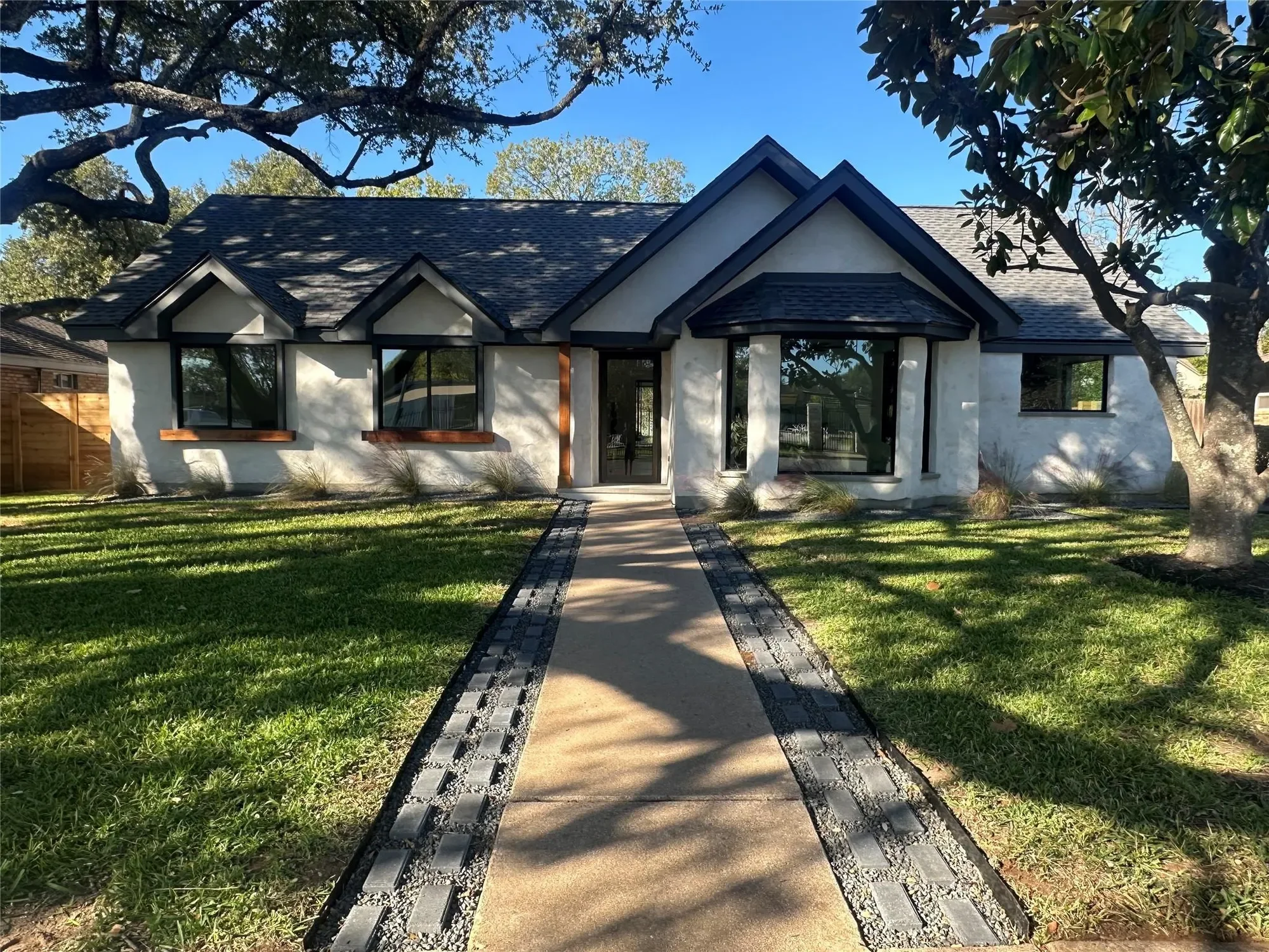 4910 Woodcreek RD, Austin, Texas, United States. - Photo 5