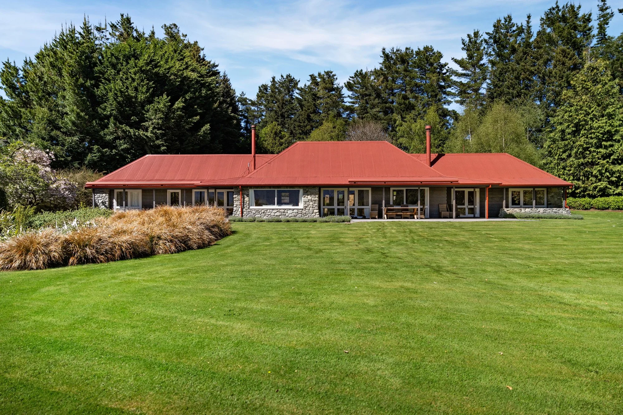Exterior photo 6