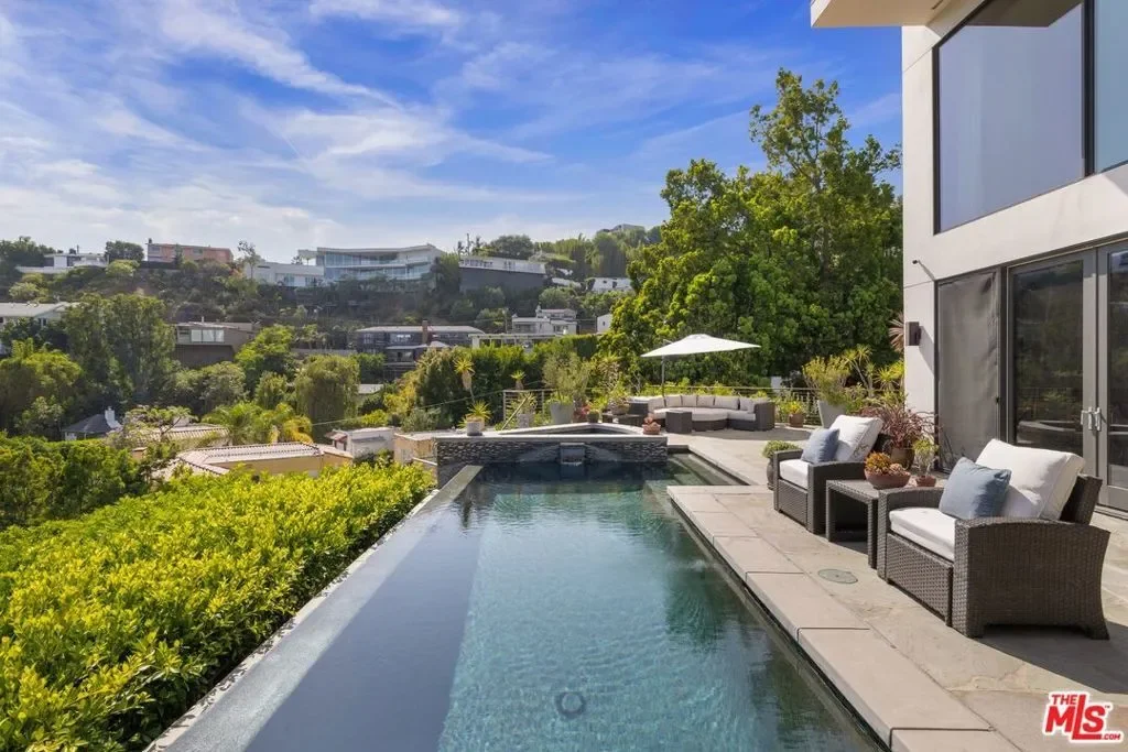 1573 Sunset Plaza Drive, Los Angeles, California, United States. - Photo 14