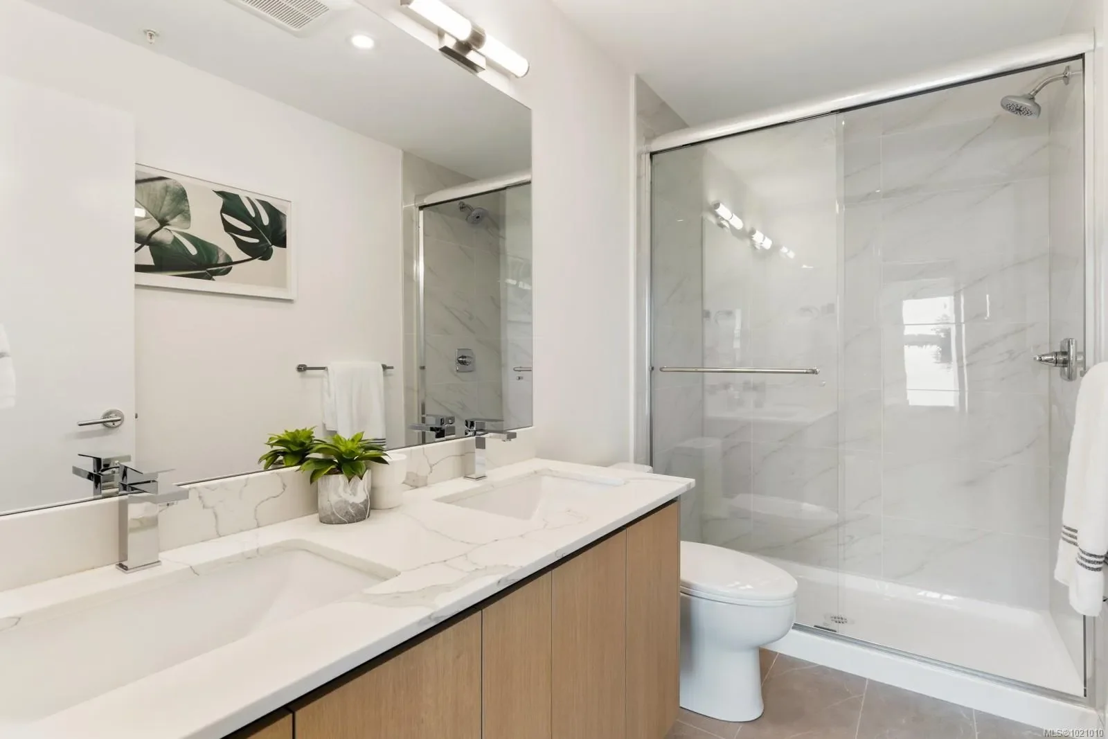 258 Helmcken Rd 604, View Royal, British Columbia, Canada. - Photo 2