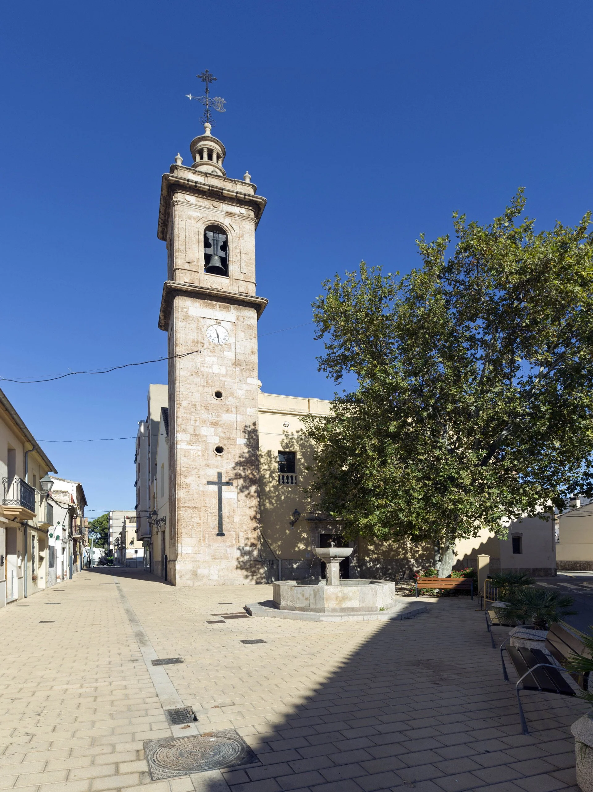Exterior photo 5