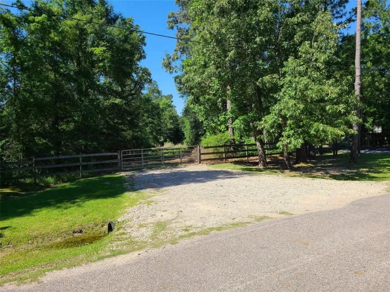411 Springwood Drive, Conroe, Texas, United States. - Photo 5
