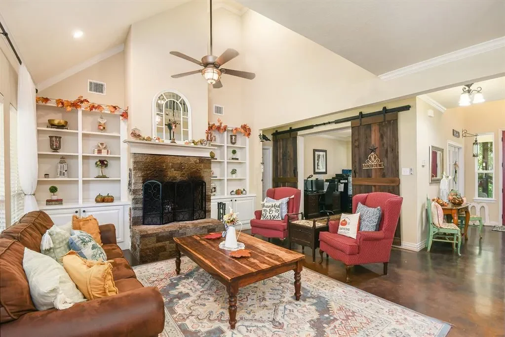 203 Saddle Ridge Court, Springtown, Texas, United States. - Photo 5