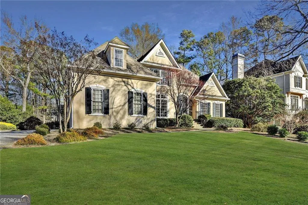 Exterior photo 4