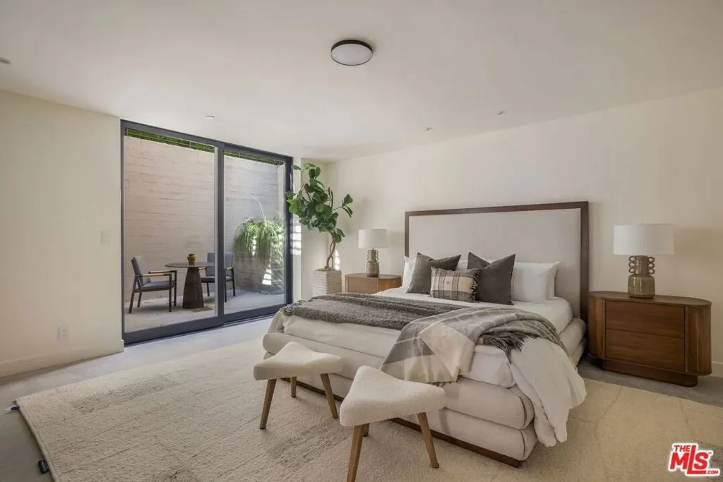 929 Hilldale, Altadena, California, United States. - Photo 30