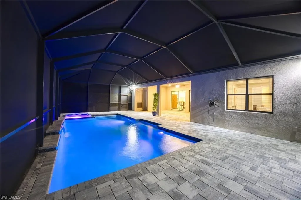 Exterior photo 9
