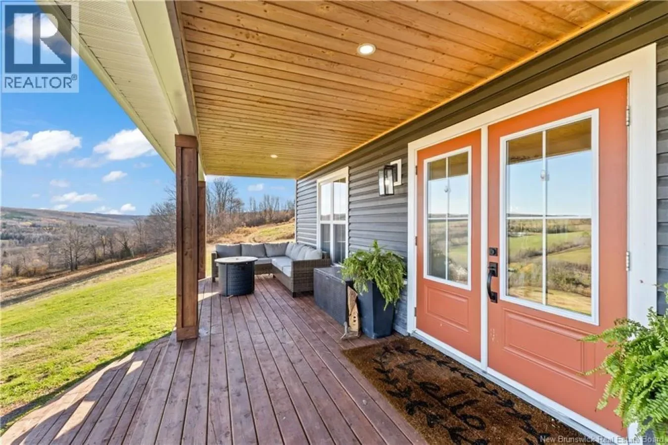 Exterior photo 4