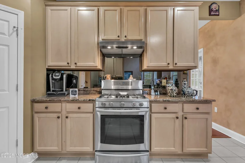 27 Stonehenge Court, Jackson, NJ 08527, Jackson Township, New Jersey, United States. - Photo 8