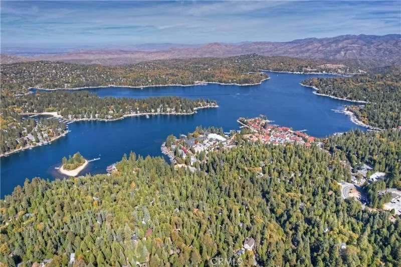329 Summit Road, Lake Arrowhead, CA 92352, Lake Arrowhead, California, United States. - Photo 13