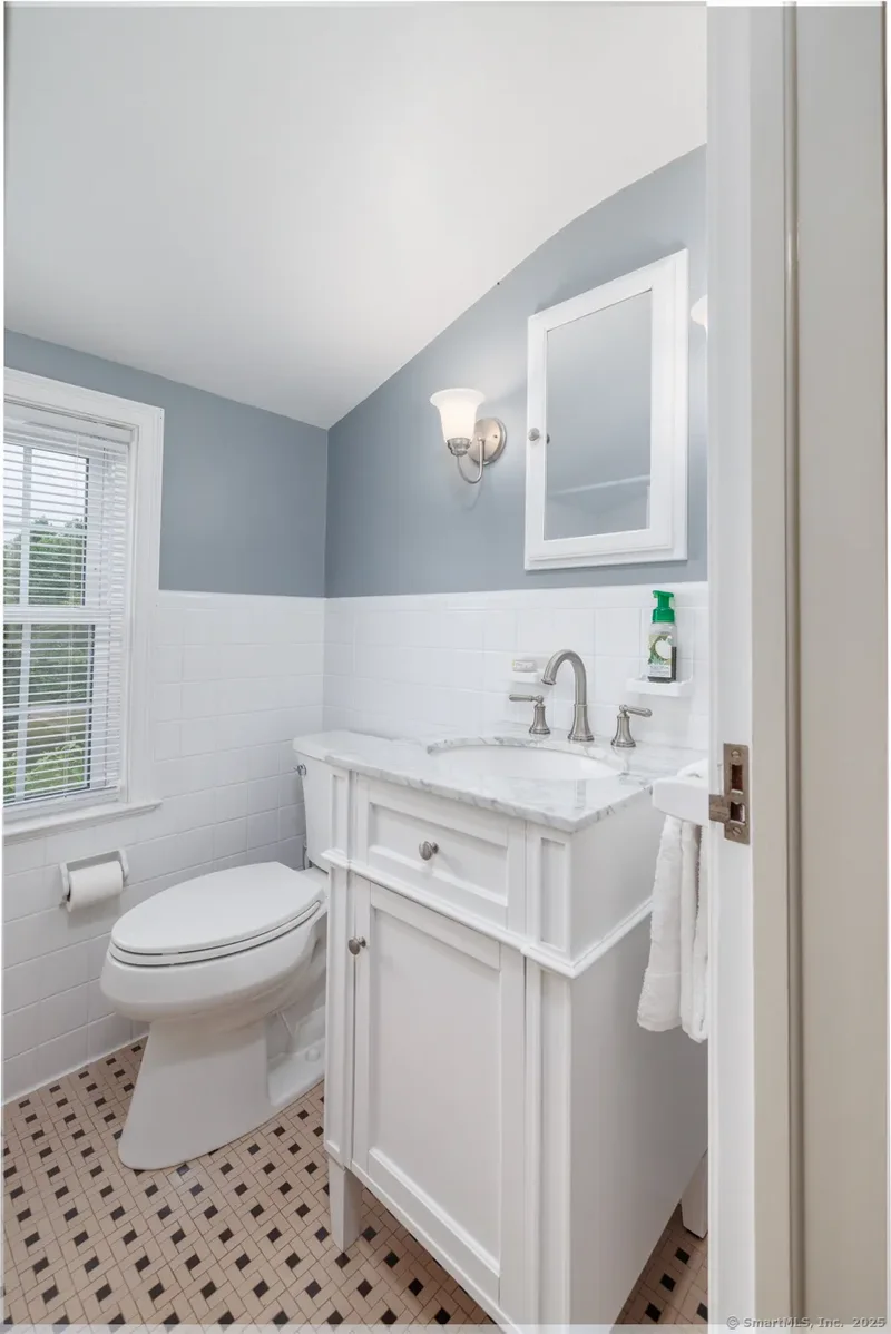 23 Edgerton Street, East Hampton, Connecticut, United States. - Photo 21
