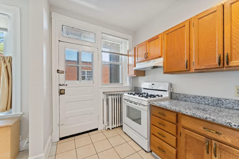 2707 11th Street NW , Washington, DC 20001, Washington, District of Columbia, United States. - Photo 40