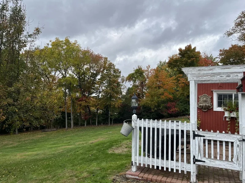 126 Colonial Avenue, Middlebury, CT 06762, Middlebury, Connecticut, United States. - Photo 30