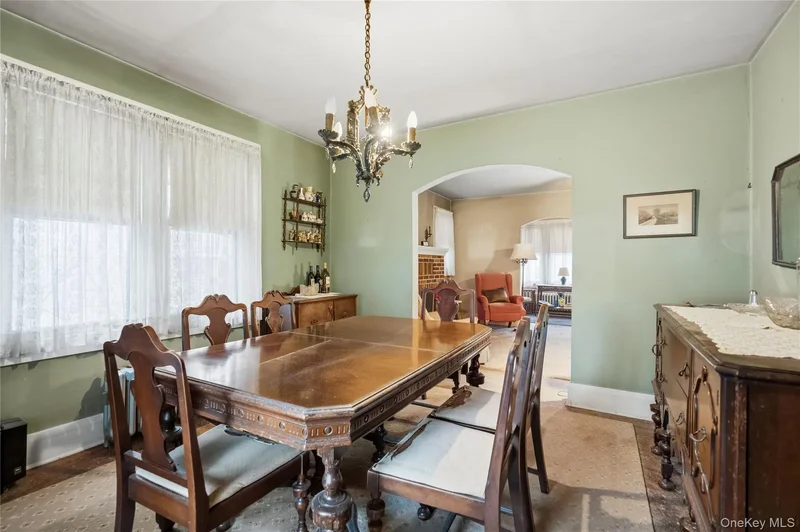 114 Buckingham Place, Lynbrook, New York, United States. - Photo 11