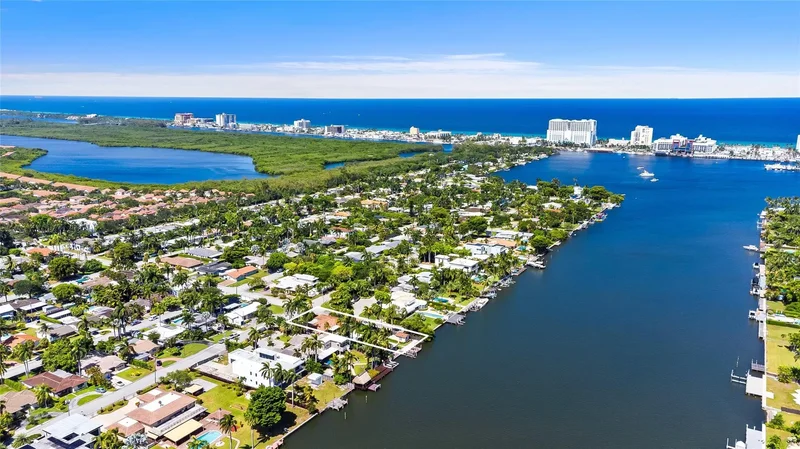 1100 N Northlake Dr, Hollywood, Florida, United States. - Photo 39