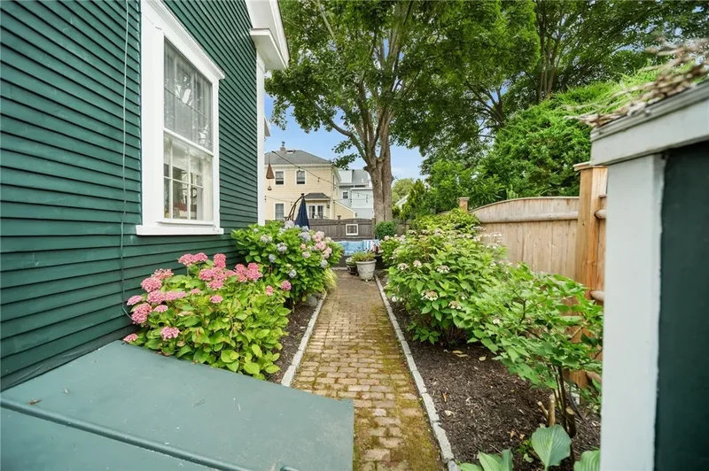 43 Poplar Street, Newport, RI, 02840, USA, Newport, Rhode Island, United States. - Photo 14