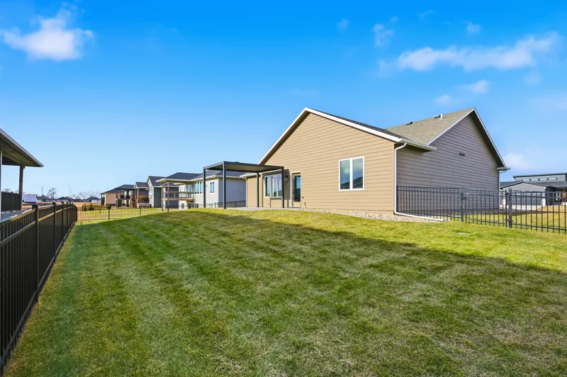 721 Highland St , Harrisburg, SD 57032, Harrisburg, South Dakota, United States. - Photo 28