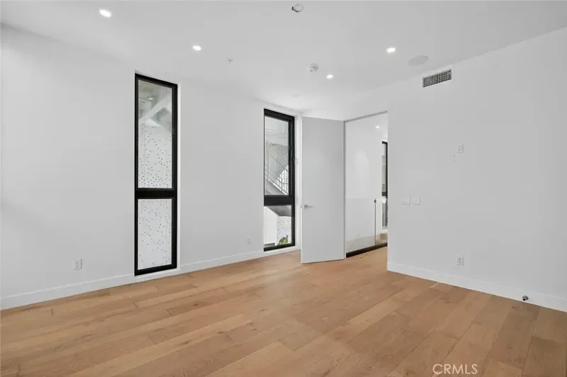 1253 N Sweetzer 3, Los Angeles, California, United States. - Photo 25