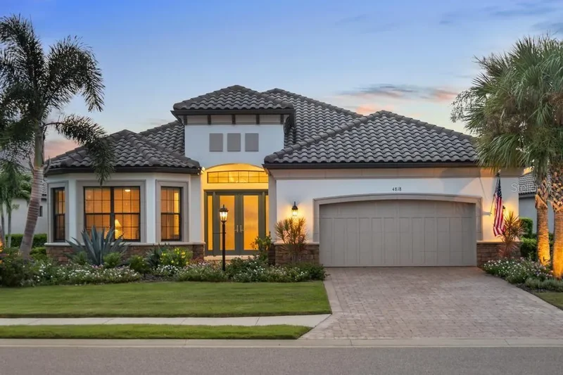 Luxury Living with Golf, Sunsets & Timeless Style