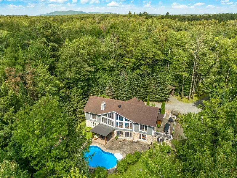 2 Rue des Colibris, Lac-Brome, Quebec, Canada. - Photo 21
